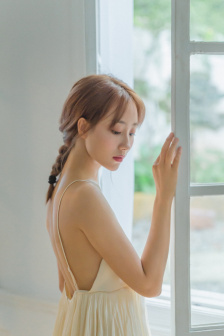 两个大兔子抖来抖去的图片